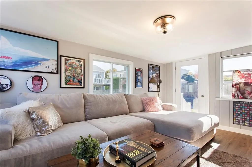 8 Summit Avenue Johnston RI 02919