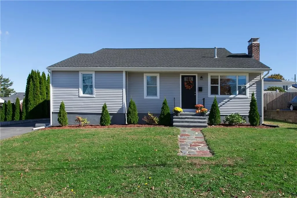 8 Summit Avenue Johnston RI 02919