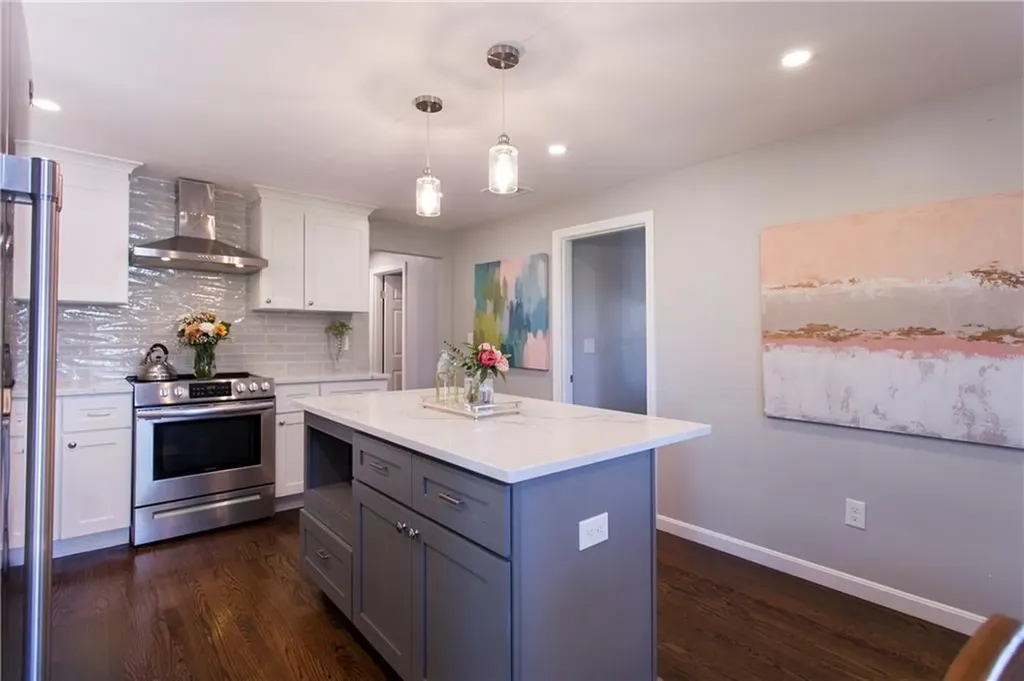 8 Summit Avenue Johnston RI 02919