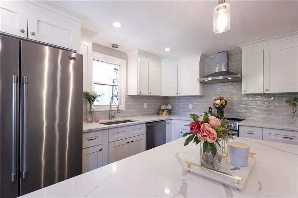 8 Summit Avenue Johnston RI 02919