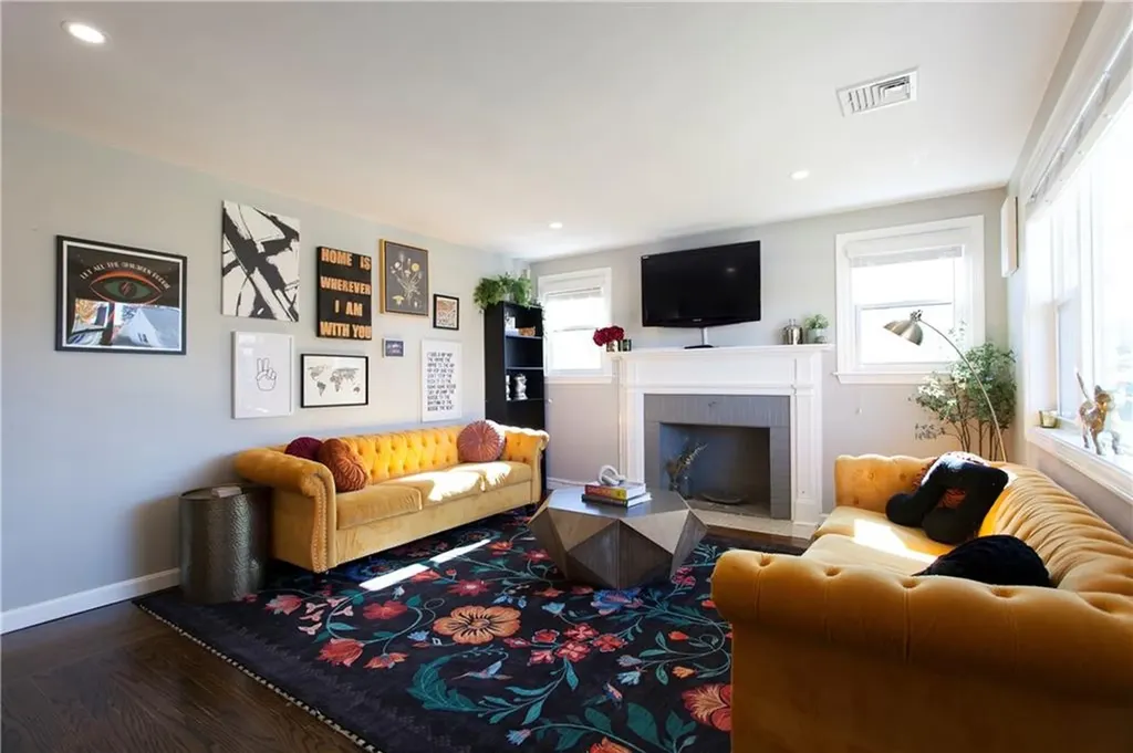 8 Summit Avenue Johnston RI 02919