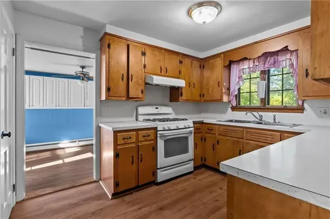 40 Aaron Avenue Bristol RI 02809