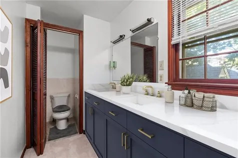 40 Aaron Avenue Bristol RI 02809