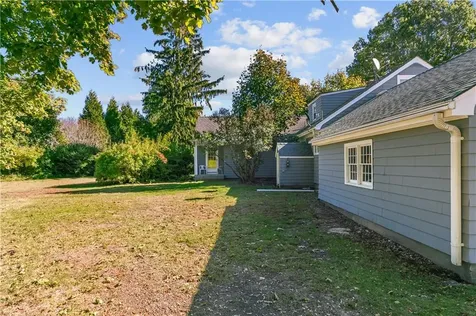 40 Aaron Avenue Bristol RI 02809