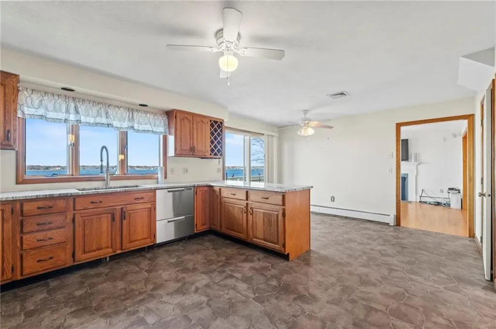 3 White Avenue East Providence RI 02915