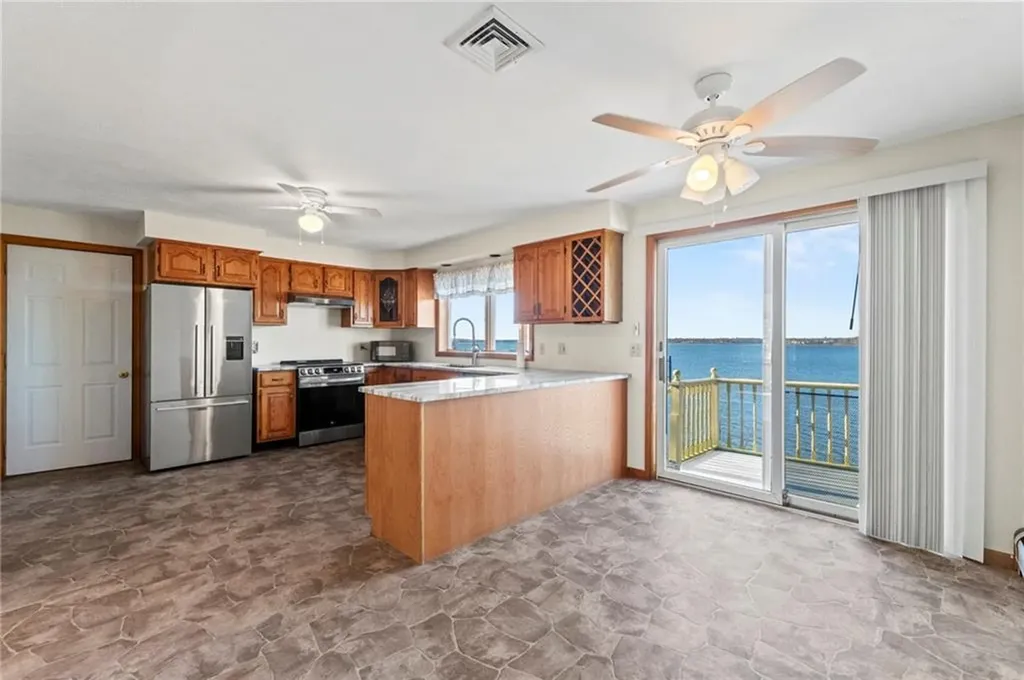 3 White Avenue East Providence RI 02915