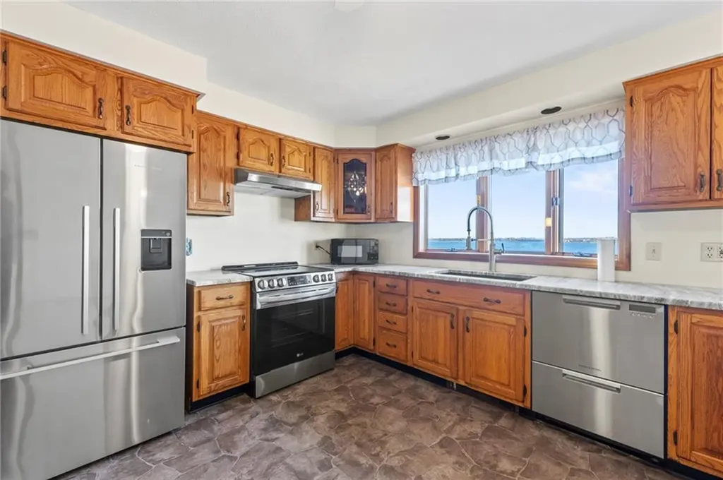 3 White Avenue East Providence RI 02915