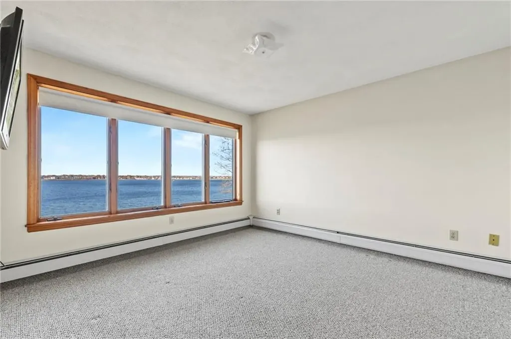 3 White Avenue East Providence RI 02915