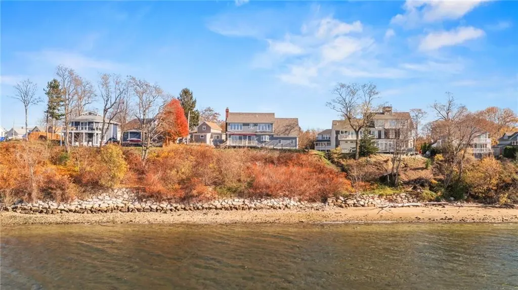 3 White Avenue East Providence RI 02915