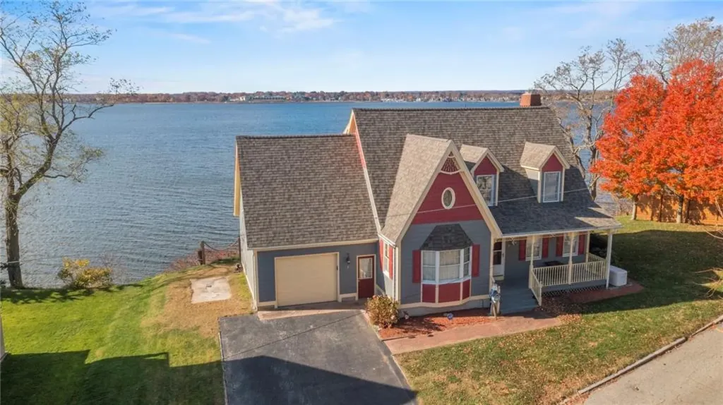 3 White Avenue East Providence RI 02915