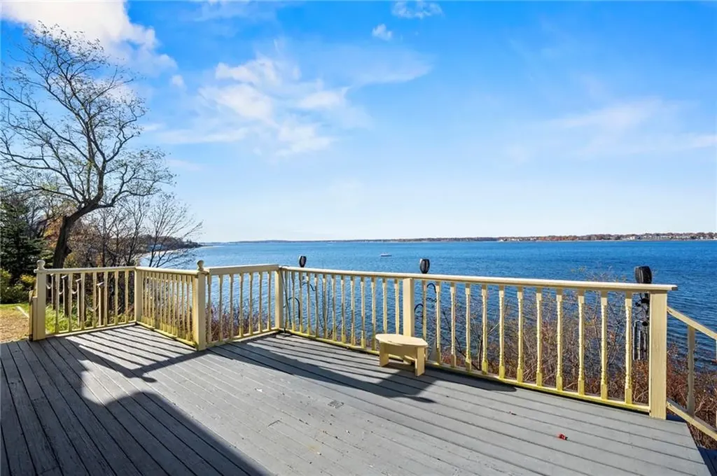 3 White Avenue East Providence RI 02915