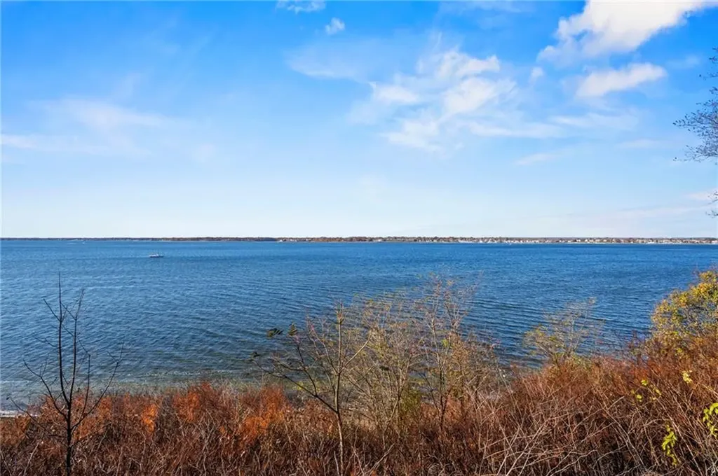 3 White Avenue East Providence RI 02915