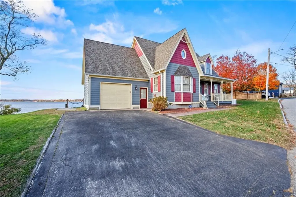 3 White Avenue East Providence RI 02915