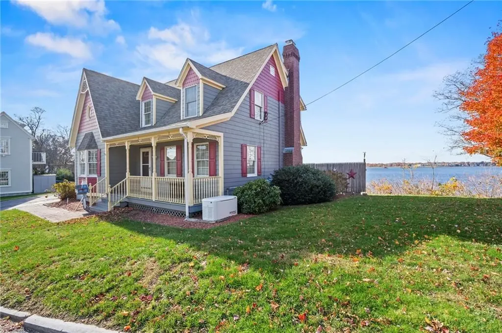 3 White Avenue East Providence RI 02915