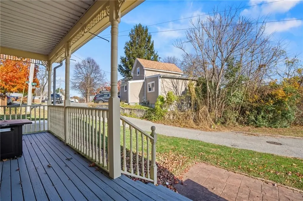 3 White Avenue East Providence RI 02915