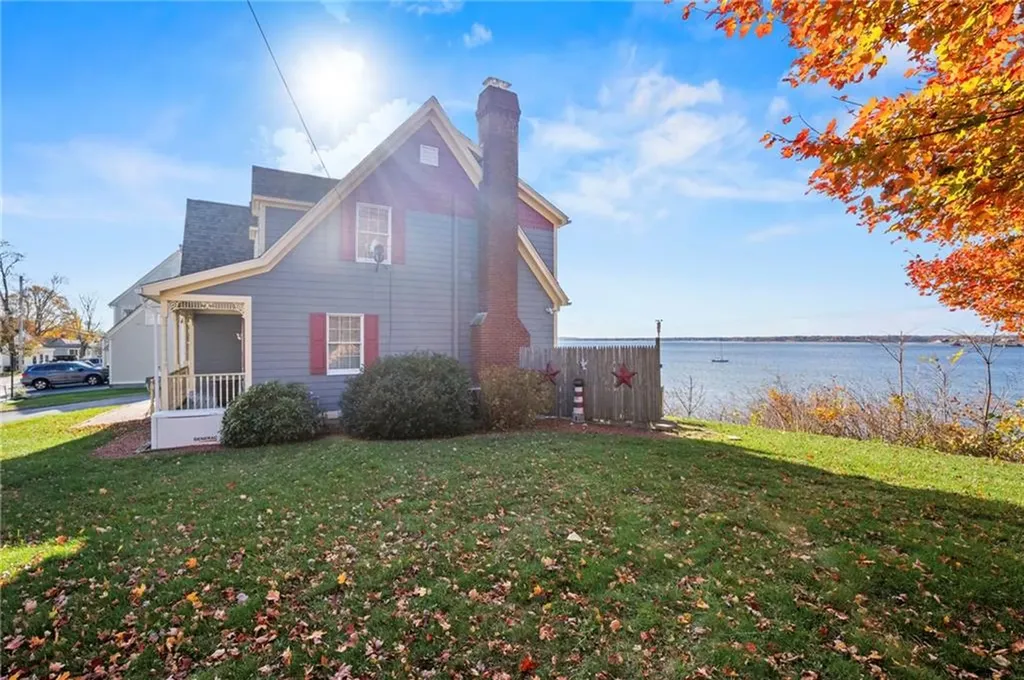 3 White Avenue East Providence RI 02915