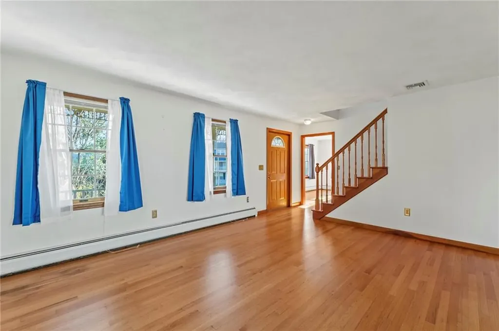 3 White Avenue East Providence RI 02915