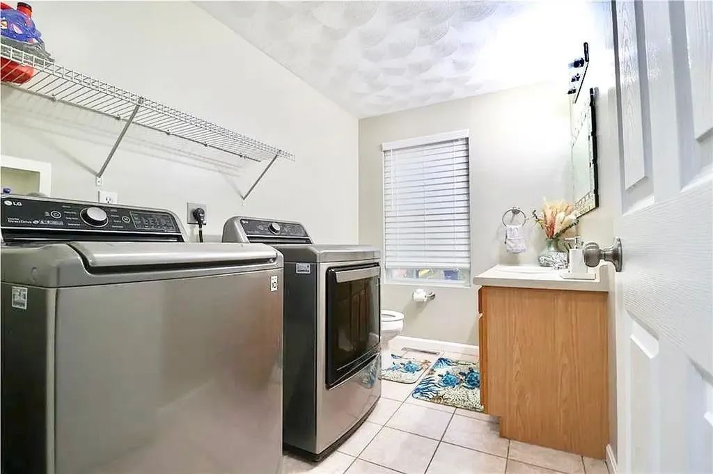 5 Edgewood Avenue Cumberland RI 02864