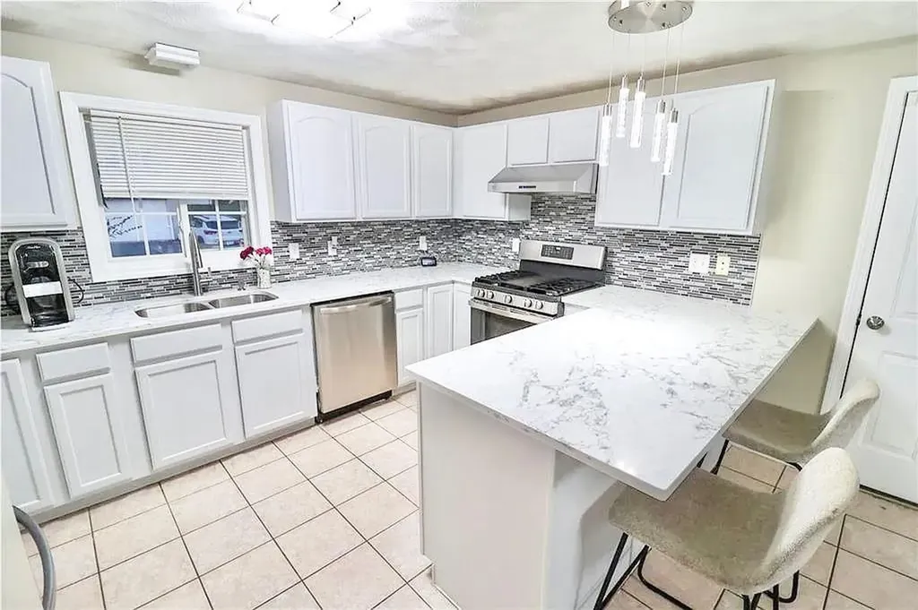 5 Edgewood Avenue Cumberland RI 02864