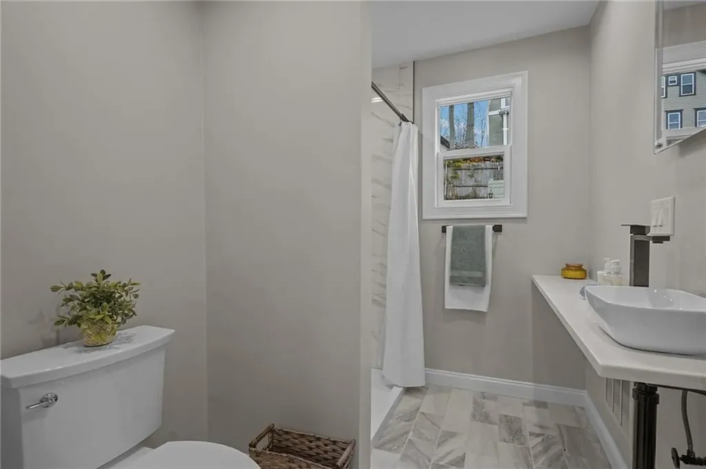 25 Tecumseh Street Providence RI 02906