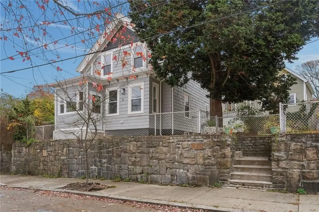 25 Tecumseh Street Providence RI 02906
