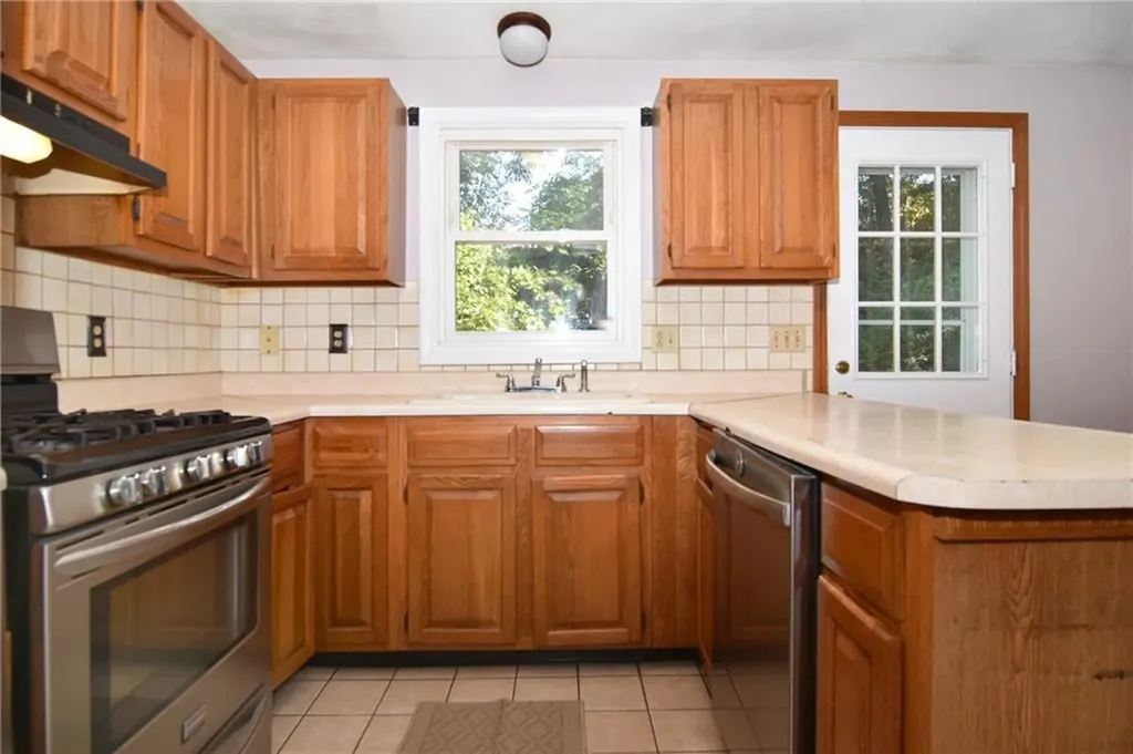 16 River Drive Johnston RI 02919