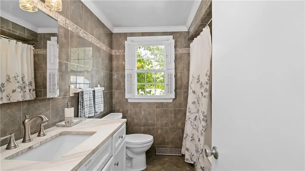 21 Orford Street North Providence RI 02904