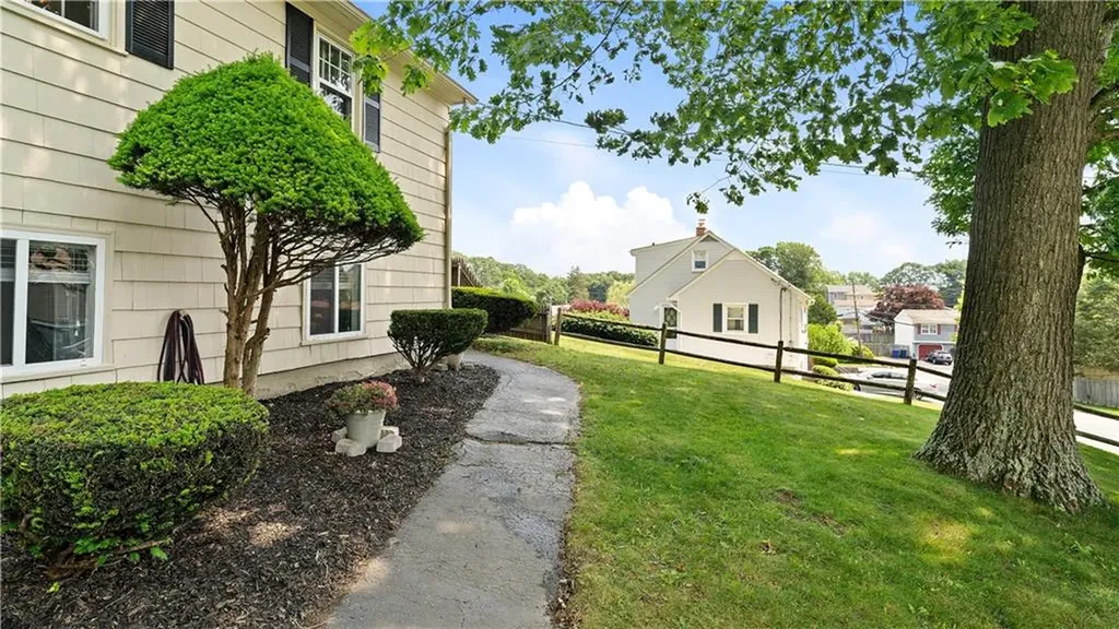 21 Orford Street North Providence RI 02904