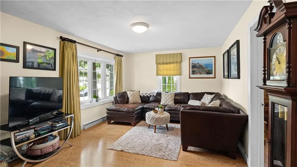 21 Orford Street North Providence RI 02904