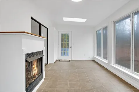 20 Holly Hill Court East Greenwich RI 02818