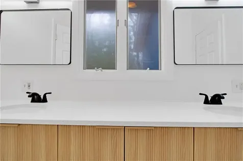 20 Holly Hill Court East Greenwich RI 02818