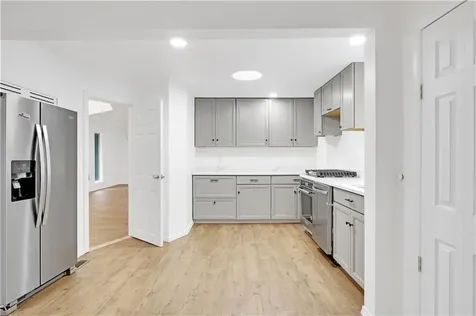 20 Holly Hill Court East Greenwich RI 02818