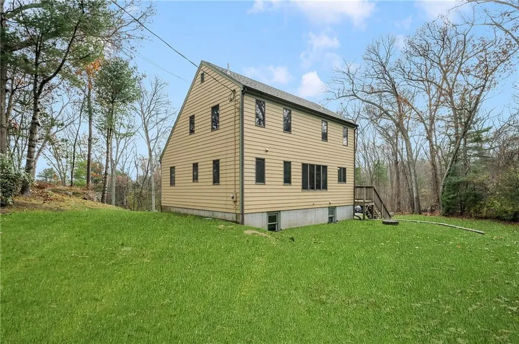 539 Douglas Pike North Smithfield RI 02896