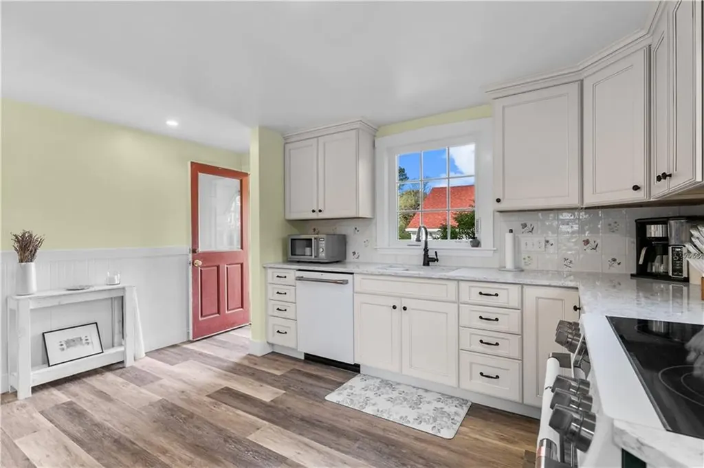 72 Kane Avenue Middletown RI 02842