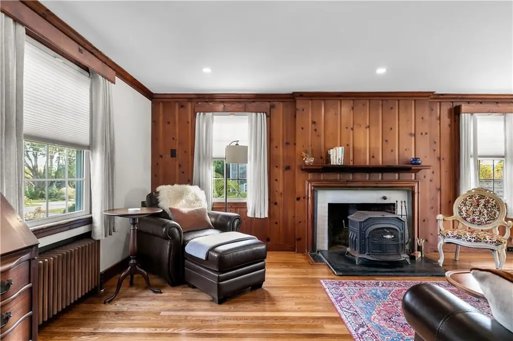 72 Kane Avenue Middletown RI 02842