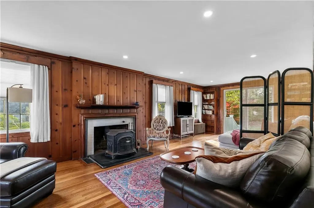 72 Kane Avenue Middletown RI 02842