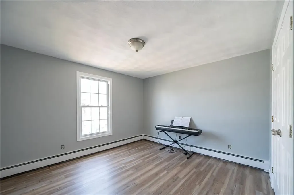 115 Sutton Avenue East Providence RI 02914