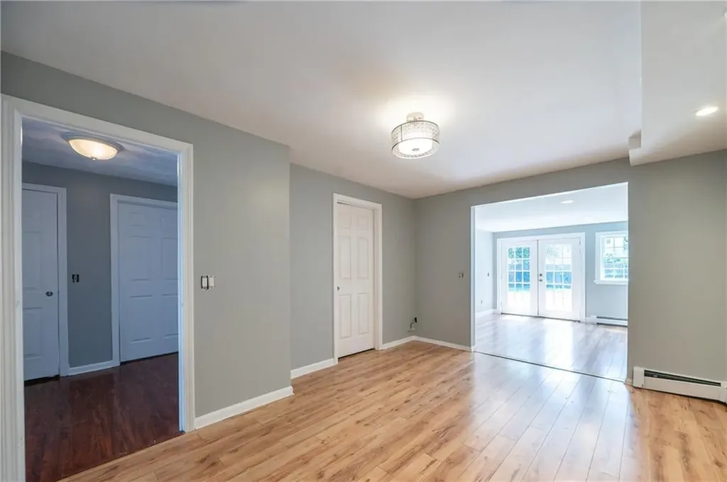 115 Sutton Avenue East Providence RI 02914