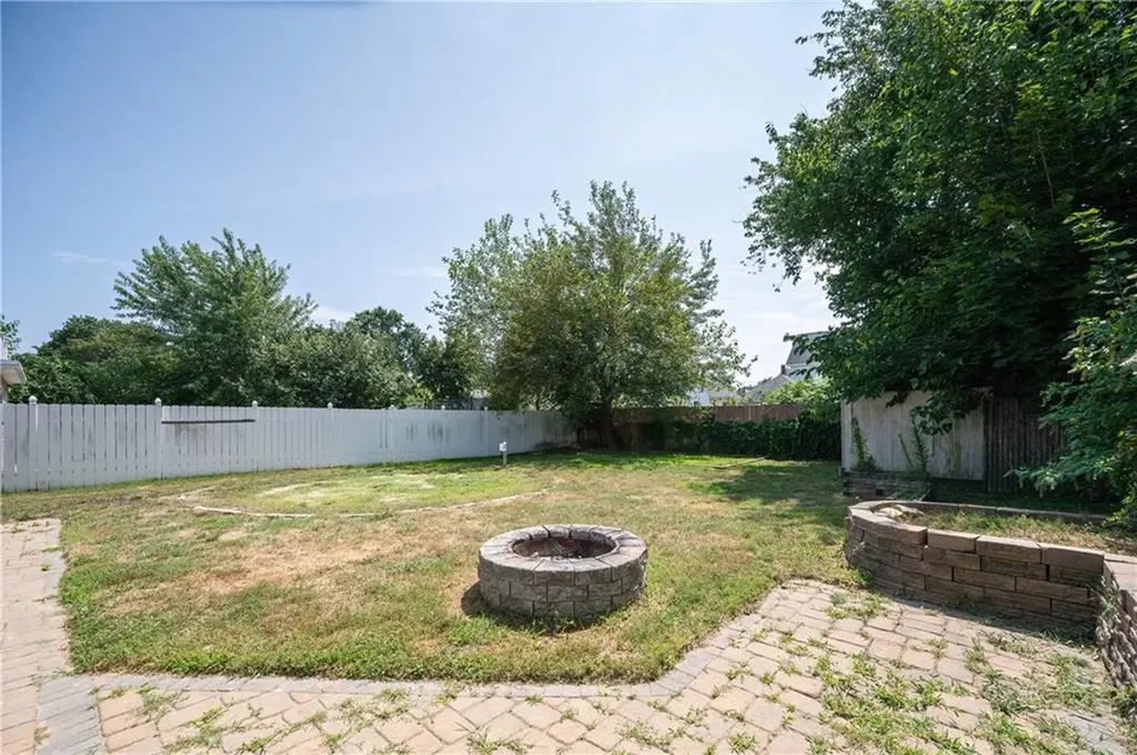 115 Sutton Avenue East Providence RI 02914