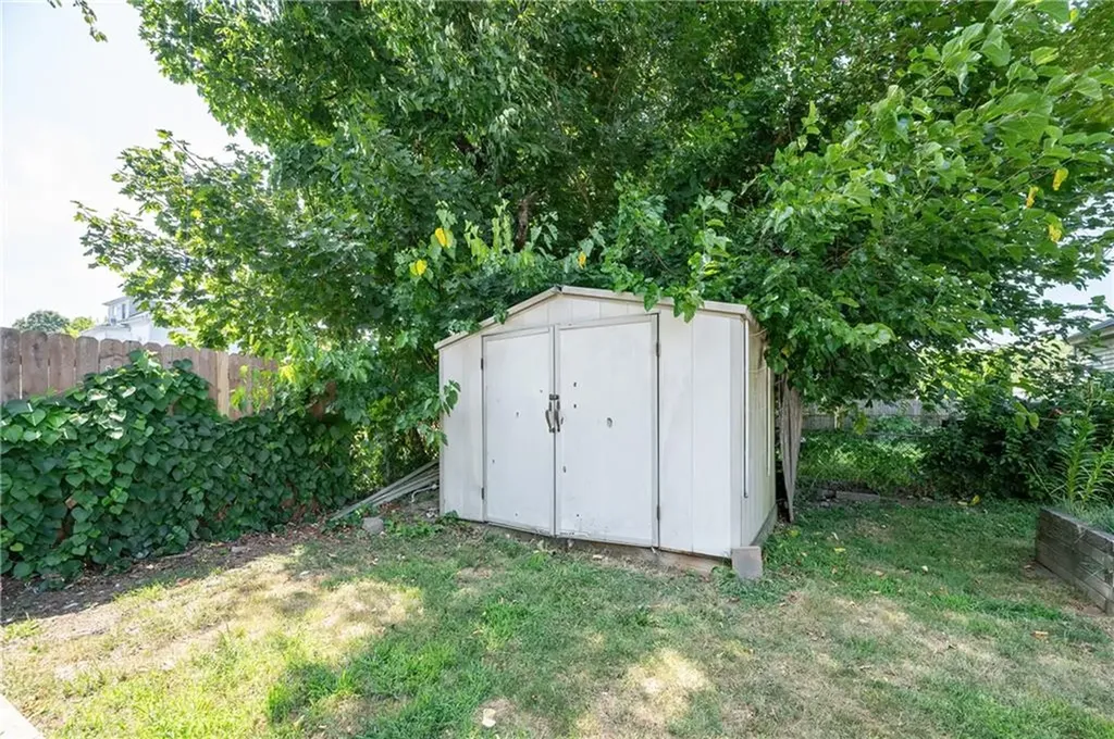 115 Sutton Avenue East Providence RI 02914