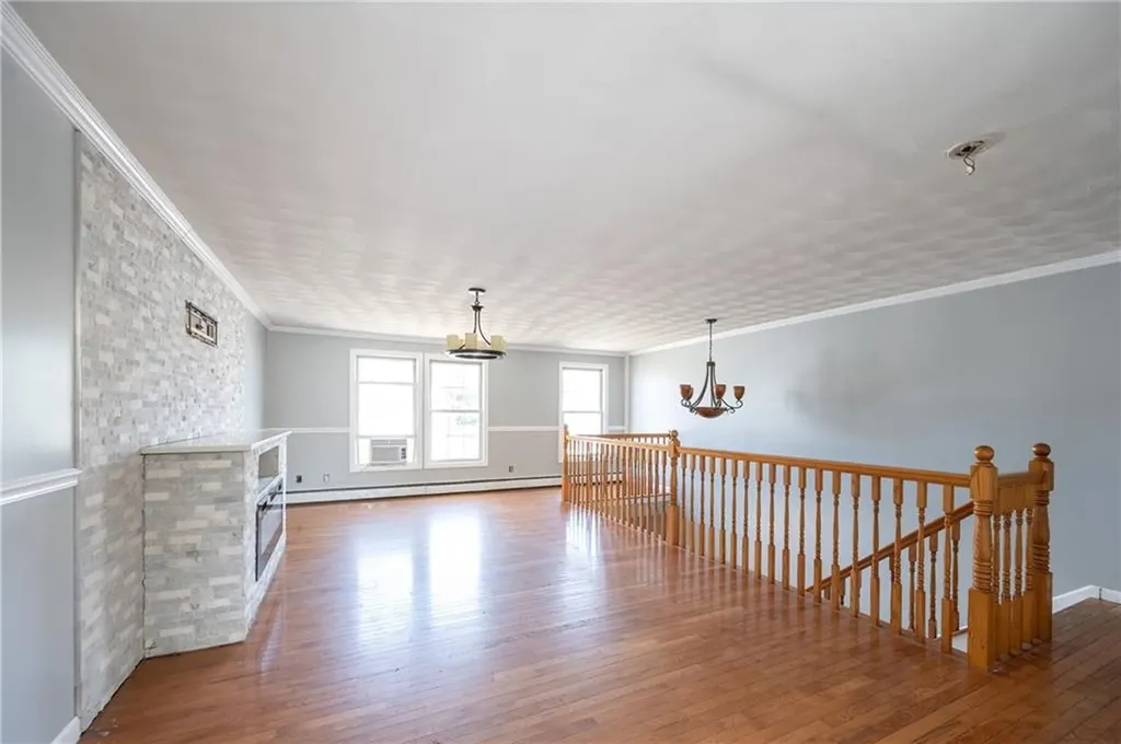 115 Sutton Avenue East Providence RI 02914