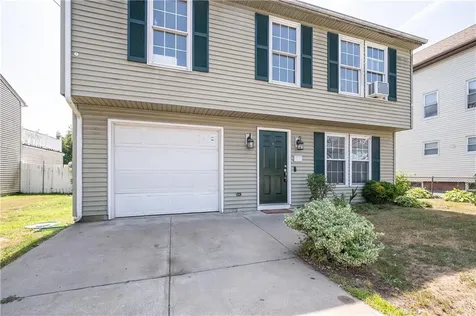 115 Sutton Avenue East Providence RI 02914