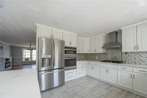 115 Sutton Avenue East Providence RI 02914