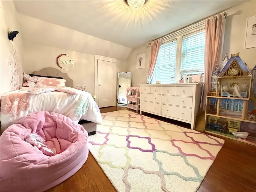 372 Farmington Avenue Cranston RI 02920