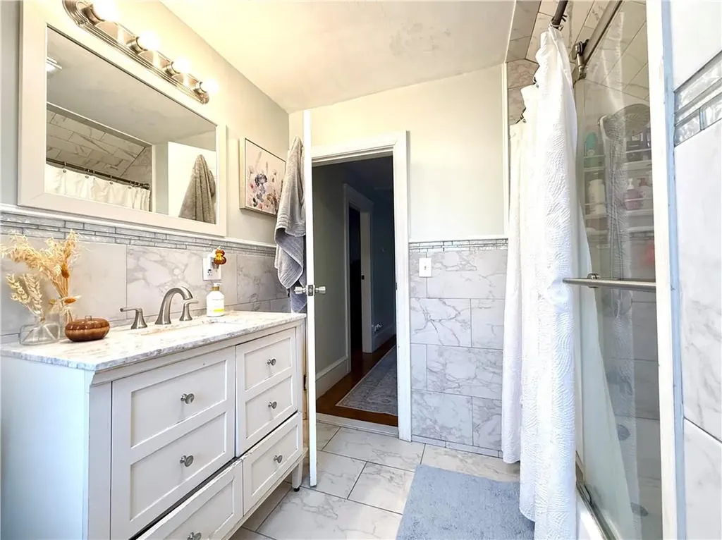 372 Farmington Avenue Cranston RI 02920