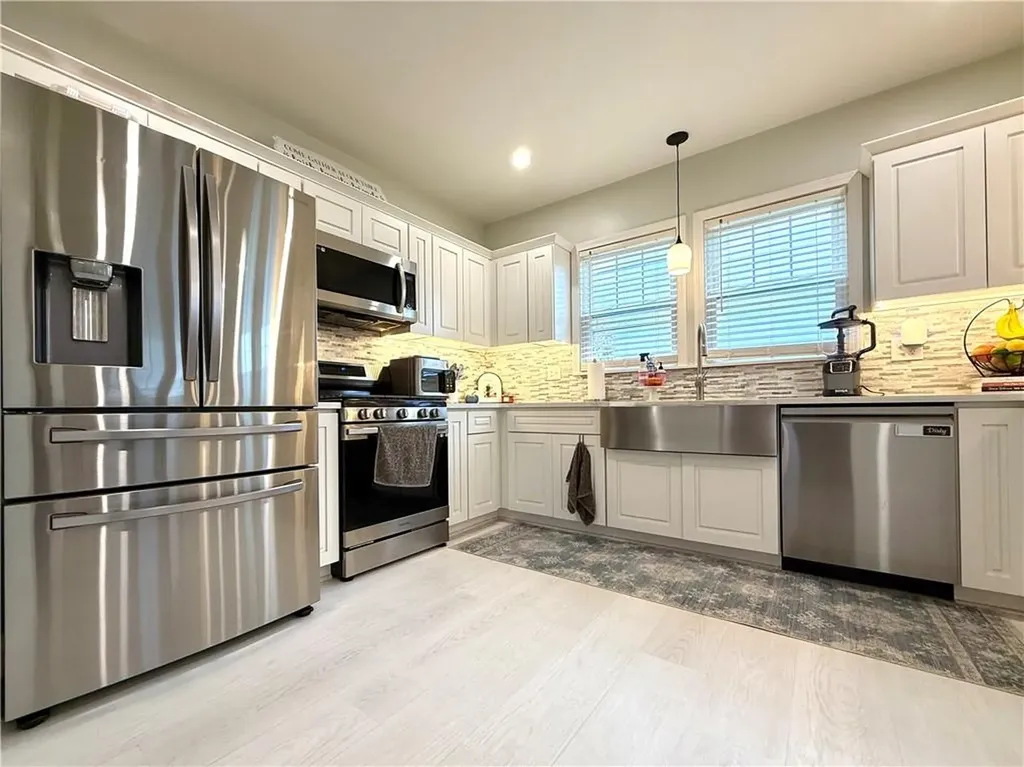 372 Farmington Avenue Cranston RI 02920