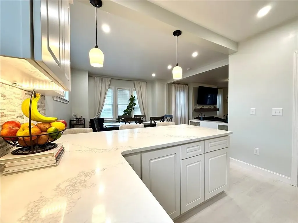 372 Farmington Avenue Cranston RI 02920