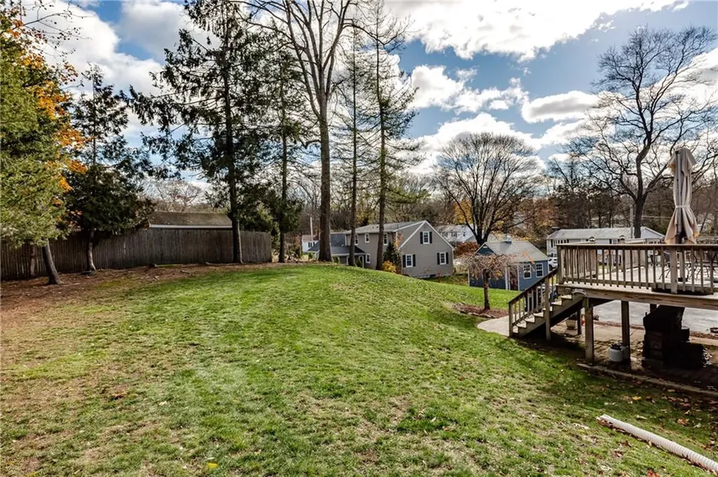 33 Rosewood Lane Cumberland RI 02864