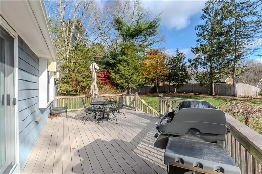 33 Rosewood Lane Cumberland RI 02864