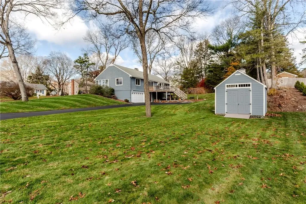 33 Rosewood Lane Cumberland RI 02864